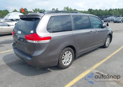 2013 Toyota Sienna Xle V6 8 Passenger from USA, damaged, VIN 5TDYK3DC2DS288027
